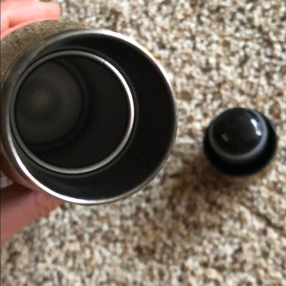 S’well rose gold bottle - Picture 3 of 4